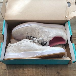 NIKE BRUIN SB HYPERFEEL QS